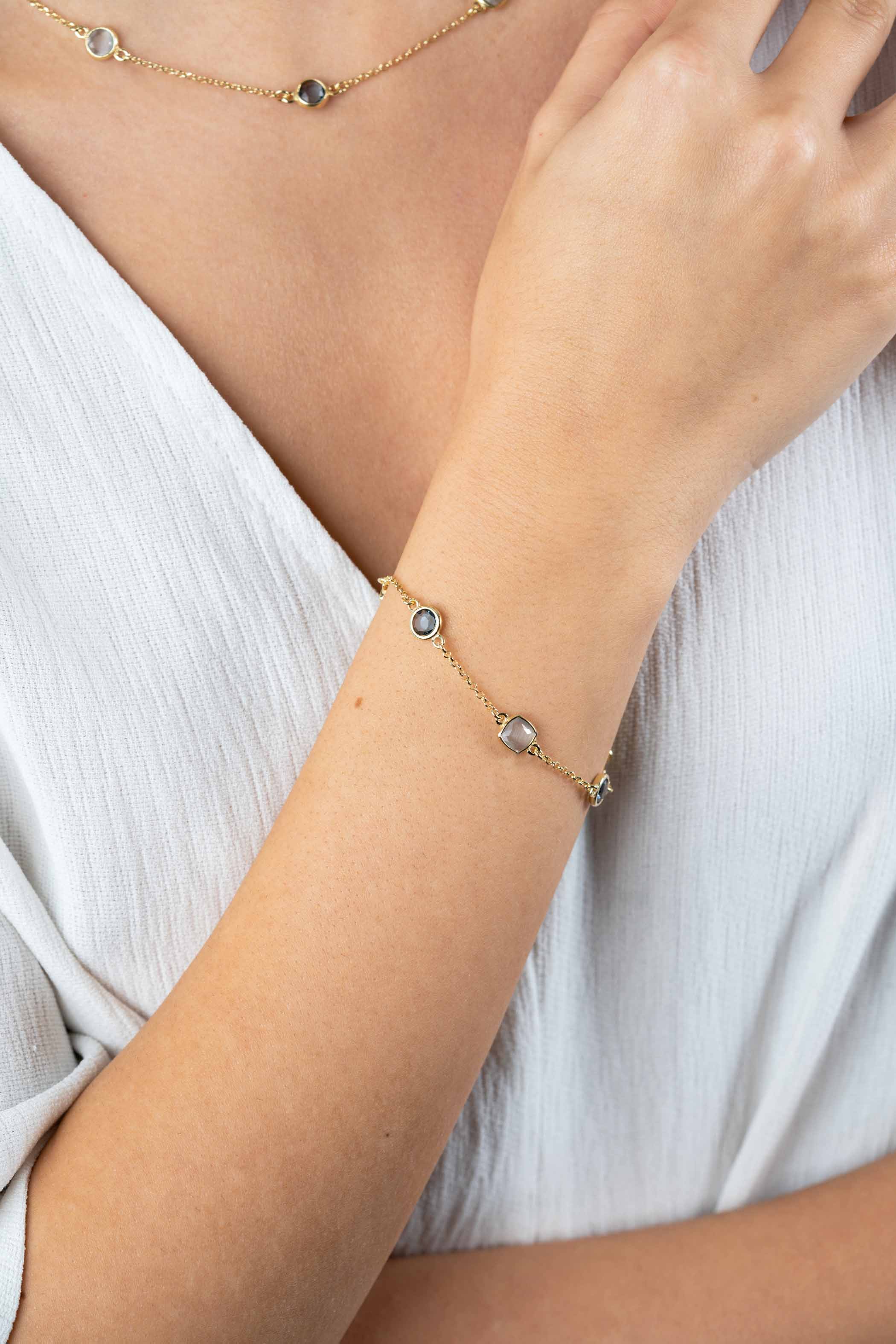 ZINZI gold plated zilveren armband met ronde en vierkante zettingen jeansblauw en witgrijs 17-20cm ZIA2526G