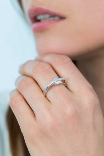 ZINZI zilveren luxe cross-over ring ovale witte zirconia ZIR2190