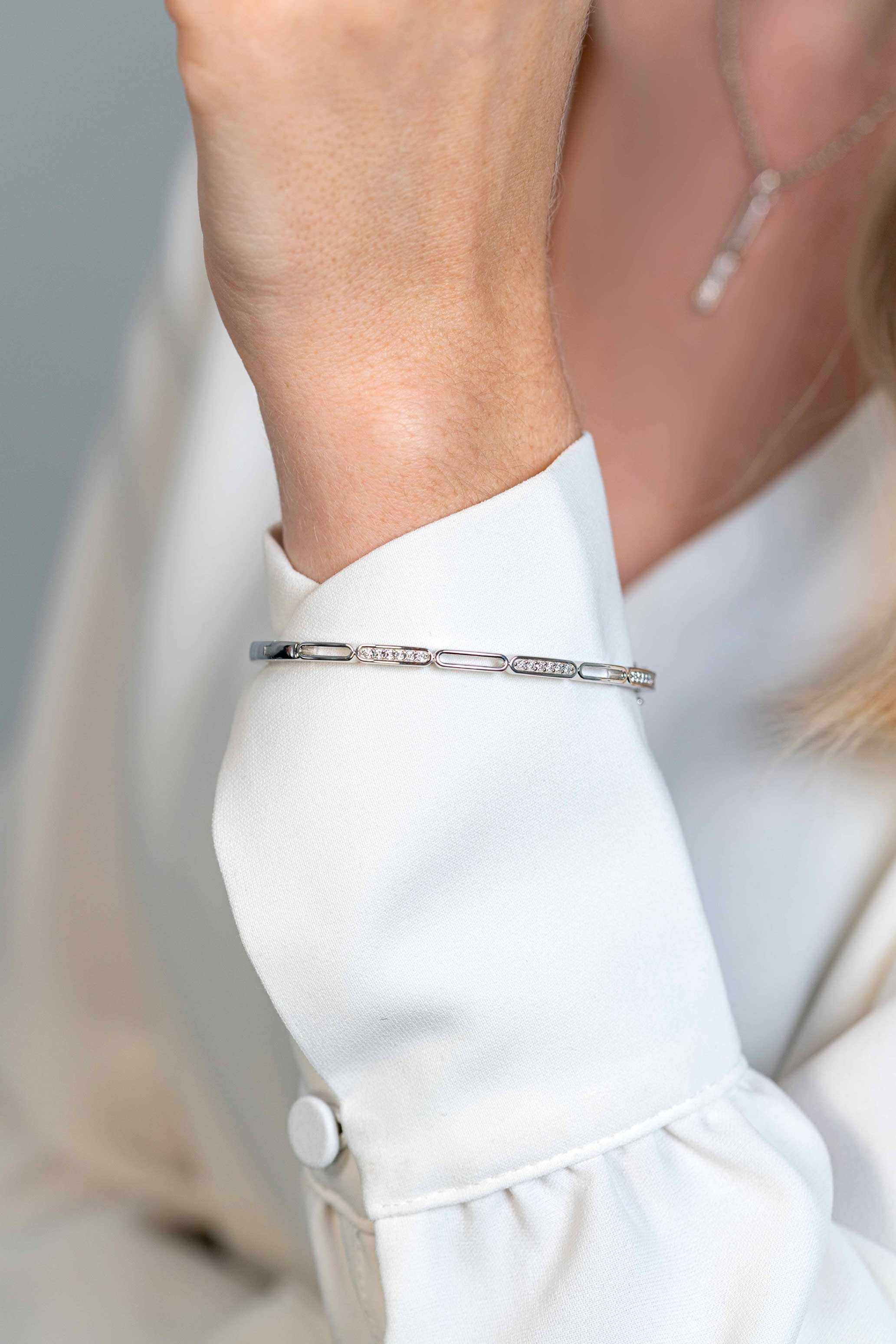 ZINZI zilveren bangle armband 3mm breed ovalen open en bezet met witte zirconia's ZIA2270
