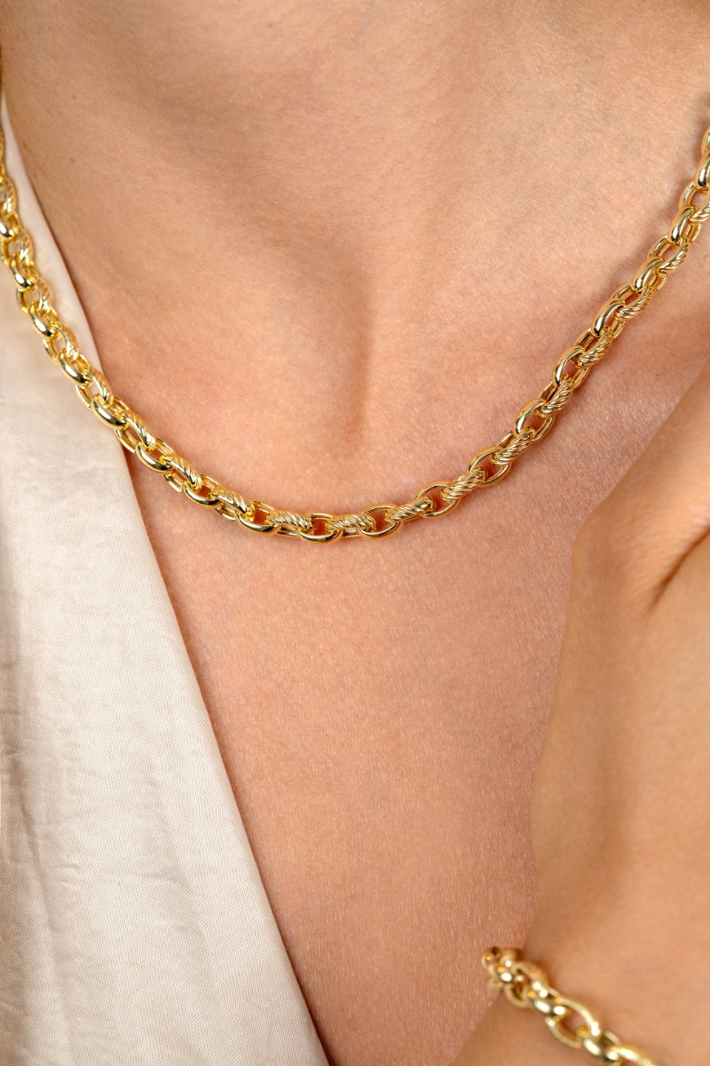 ZINZI gold plated zilveren brede schakelketting (6mm breed) met luxe jasseron schakels in glad en bewerkt 45cm ZIC2638